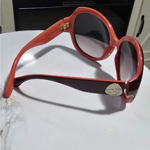 Marc By Marc Jacob’s Women’s Two-Color “Miss Marc” Round Oversized Sunglasses - Picture 3 of 9